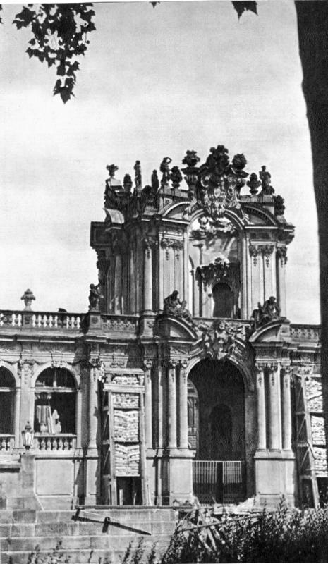 Pictures of Dresden Before and After the WWII Bombing