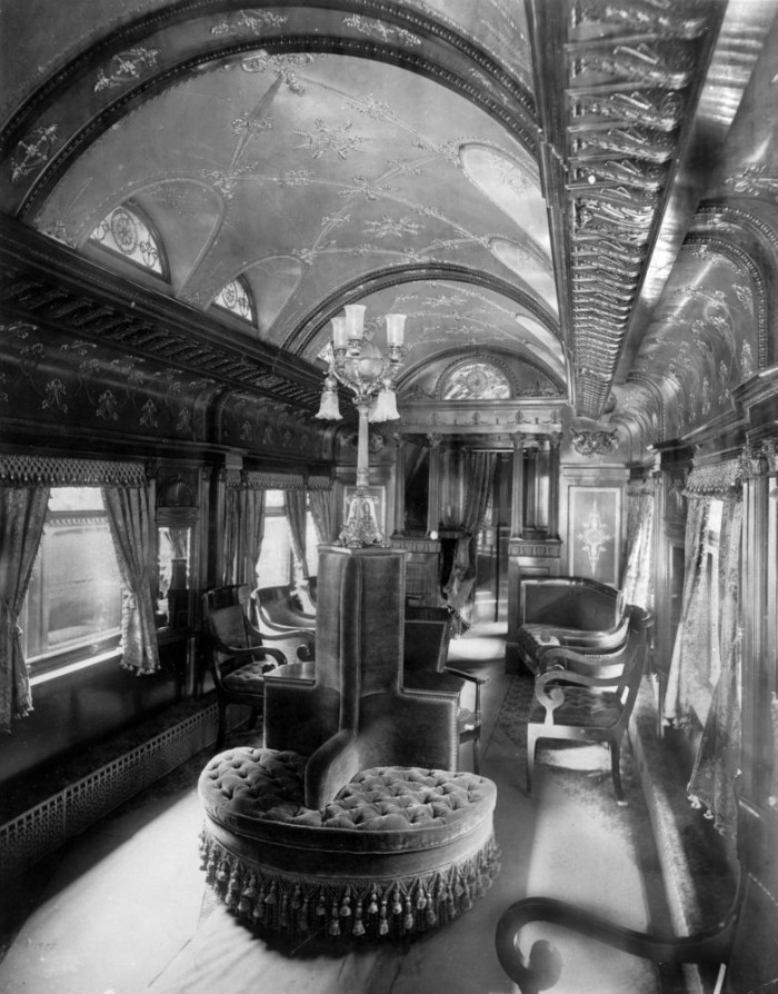 Train Travel in the 1800s - Old Photos depict the interior of a Rococo