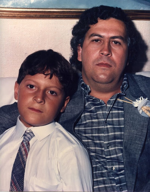 The King of Cocaine – rare photos show the normal life of Pablo Escobar ...