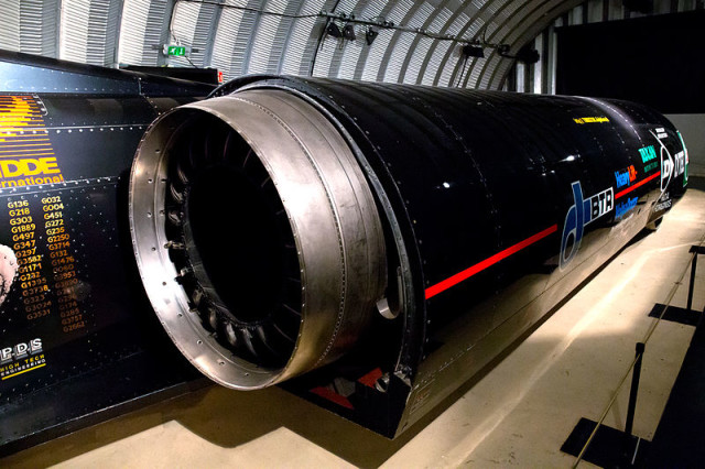 Двигатель thrust ssc