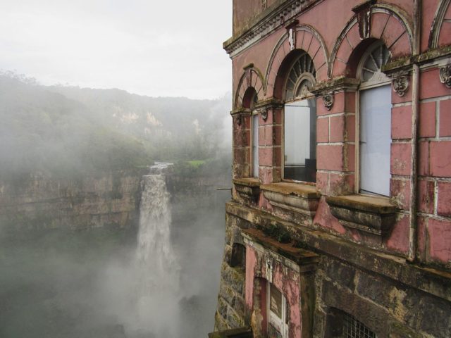 [Image: Tequendama-Falls-Hotel-overlooking-Teque...40x480.jpg]