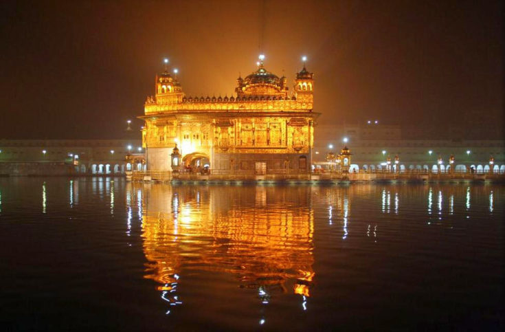 The Golden Temple in India serves free food for more than 100,000 ...