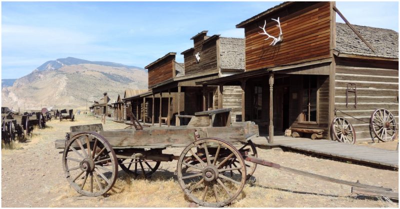 tools-and-equipment-that-helped-settle-the-wild-west-money-belts-were-crucial