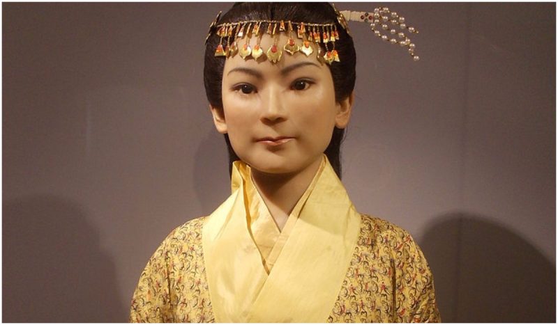 The Chinese Sleeping Beauty: analyzing the best preserved mummy ever