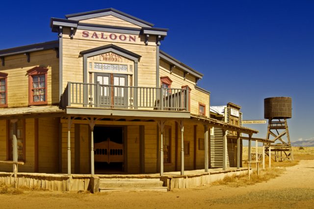 Begradigen Wind Frustrierend Old West Saloon Fantasie Bereit W Rze