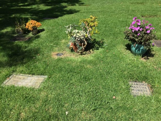  Roy Orbison's grave. Foto de Ben Churchill CC por 2.0 