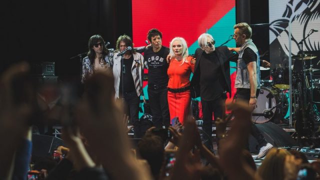 blondie-s-1-hit-rapture-became-the-first-rap-song-to-ever-top-the