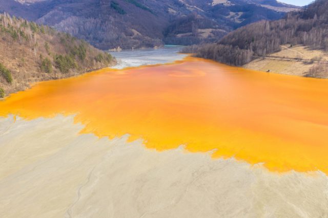 Eerie Pictures Of The Romanian Village Swallowed By Toxic Sludge - The 