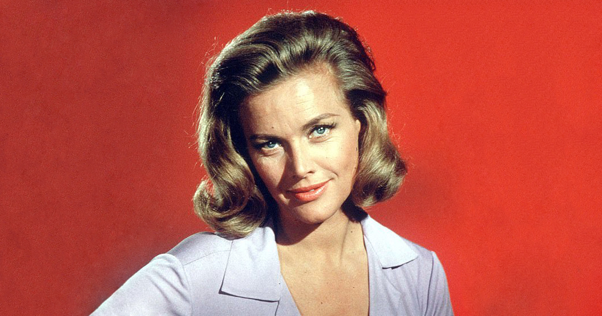 Honor Blackman Dies at 94 - Goldfinger's Bond Girl with that ...