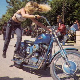 Girls and Their Rides: Photo Collection of Women on Motorcycles