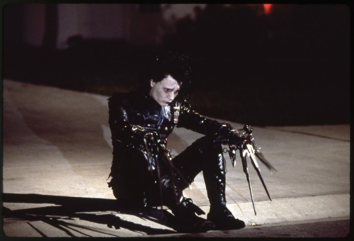 Awesome Behind The Scenes Photos Of “edward Scissorhands” 