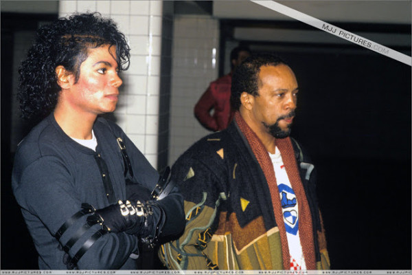 Behind The Scenes Photos Of Michael Jackson While Filming The Music