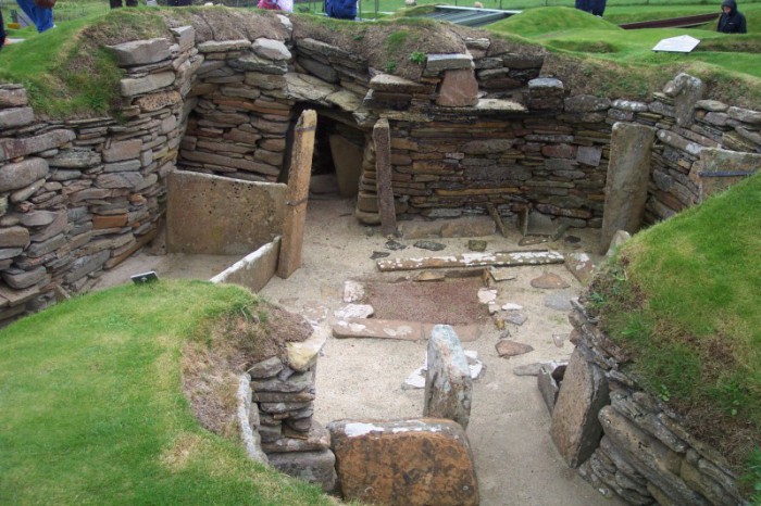 Skara Brae-The Discovery of the stone-built Neolithic village older ...