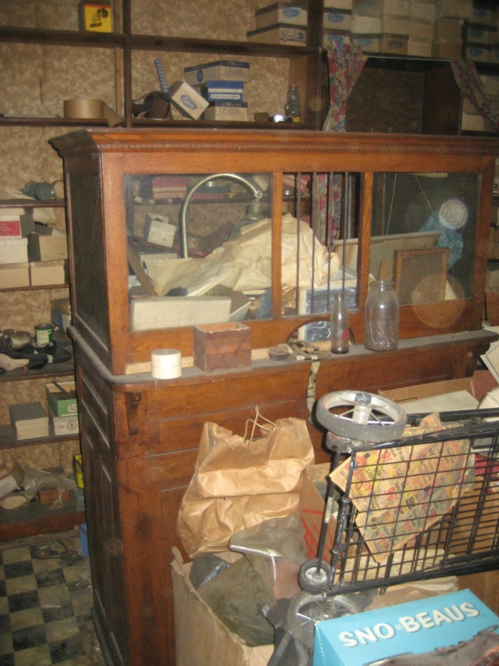 Time Capsule Shoe Museum - Abandoned family shoe store sat untouched ...