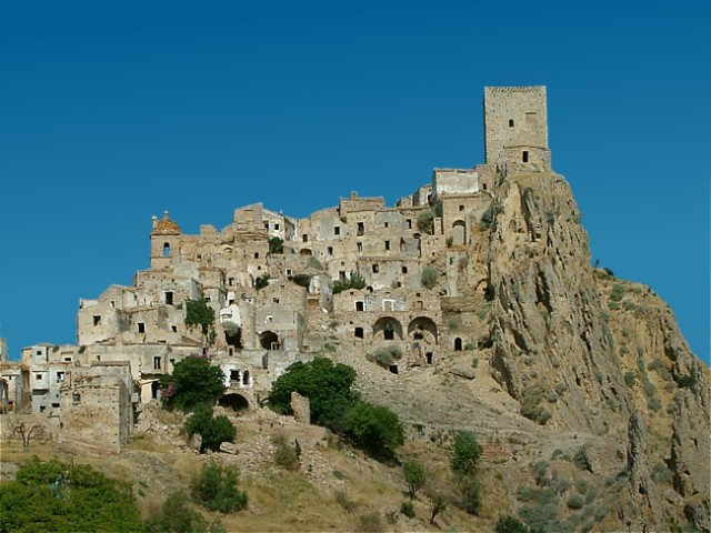 Craco- The Medieval Ghost Town In Italy Is Both Eerie And Fascinating 