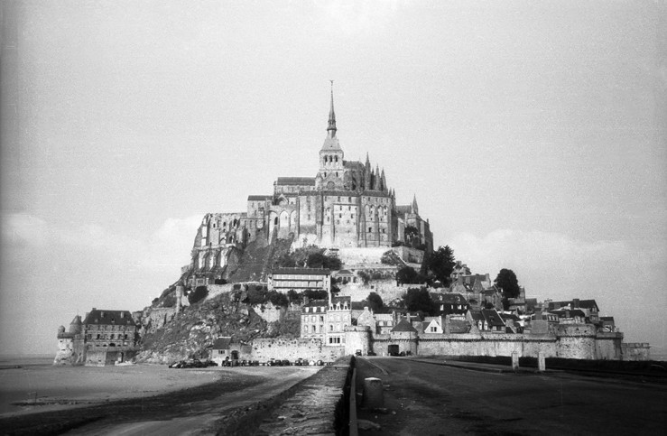 These photos show the beauty of France back in 1937 | The Vintage News