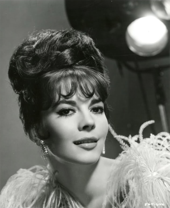 The gorgeous Natalie Wood from a child star to a Hollywood diva | The ...