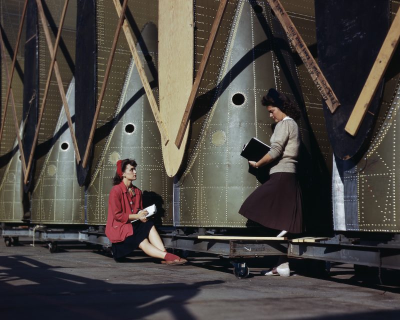 Rosie The Riveters In HD Color- Photos Of The Women Who Built Planes ...