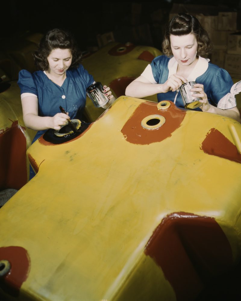 Rosie The Riveters In HD Color- Photos Of The Women Who Built Planes ...