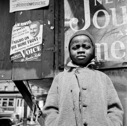 Photos Of Harlem In 1943 By The Iconic Photographer Gordon Parks 