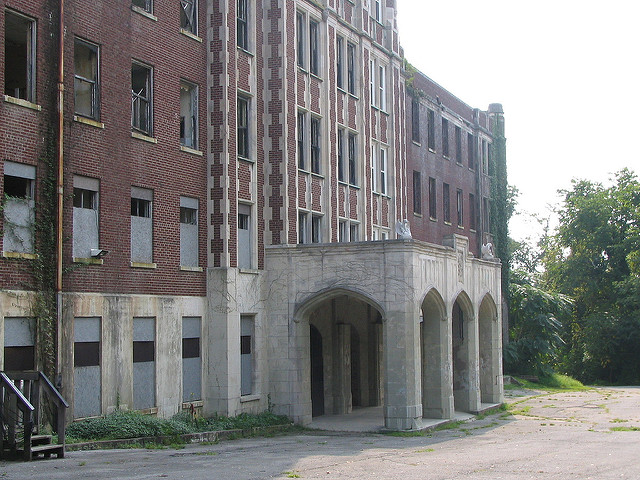 Waverly Hills Sanatorium in Kentucky is considered to be one of the ...