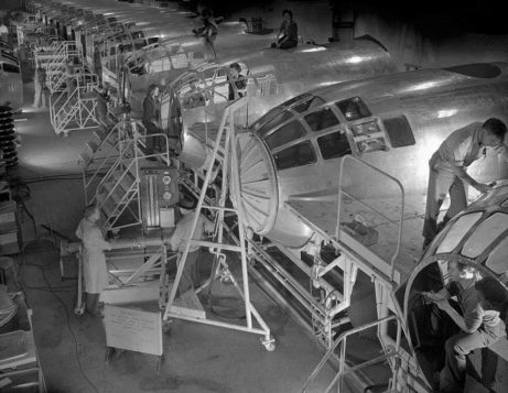 Building a bomber: These rare photos show the construction of the ...