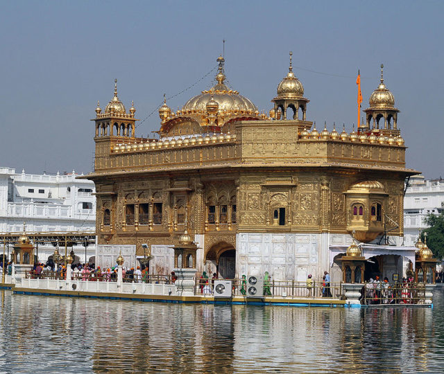 The Golden Temple in India serves free food for more than 100,000 ...