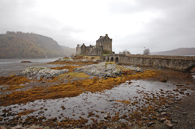 The gorgeous Castle of Eilean Donan- the most photographed monument in ...