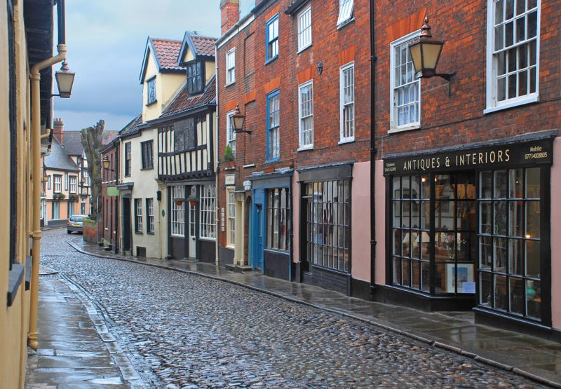 The medieval street Elm Hill in Norwich is one of the best preserved in ...