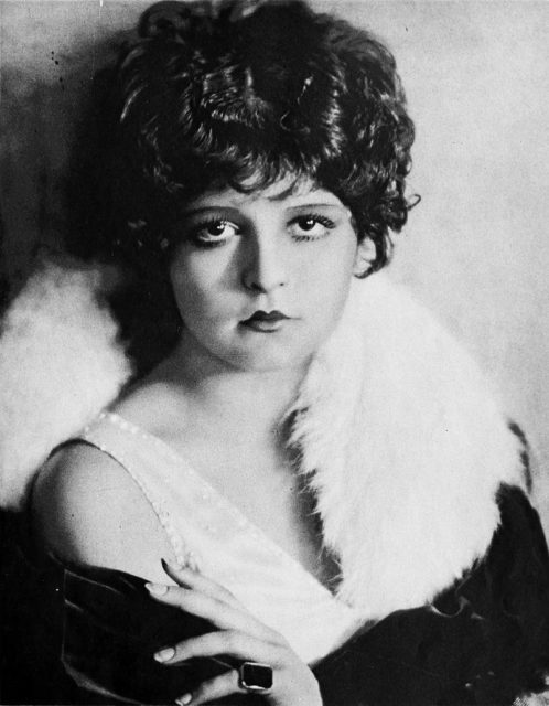 The”it” Girl Clara Bow Came To Personify The Roaring Twenties And Is Described As Its Leading Sex 5650