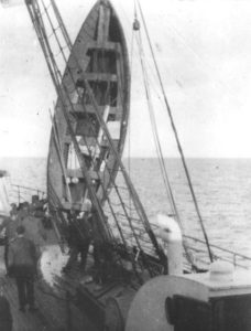 Titanic disaster:Images of survivors & distraught relatives hanging on ...