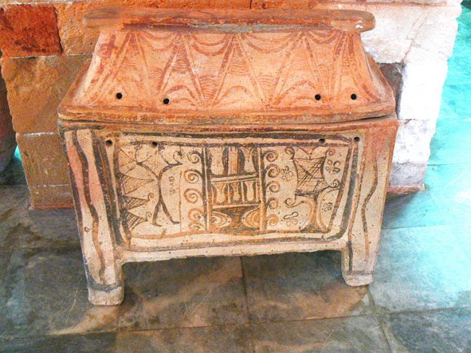 The Larnax Was The Standard Burial Vessel Used In The Minoan ...