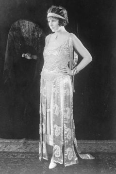 Jazz Age fashion: Put on the “Flapper Dress” and dance the Charleston ...