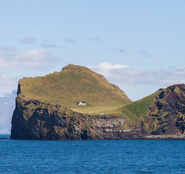 Story Behind The Tiny House On A Remote Icelandic Island | The Vintage News