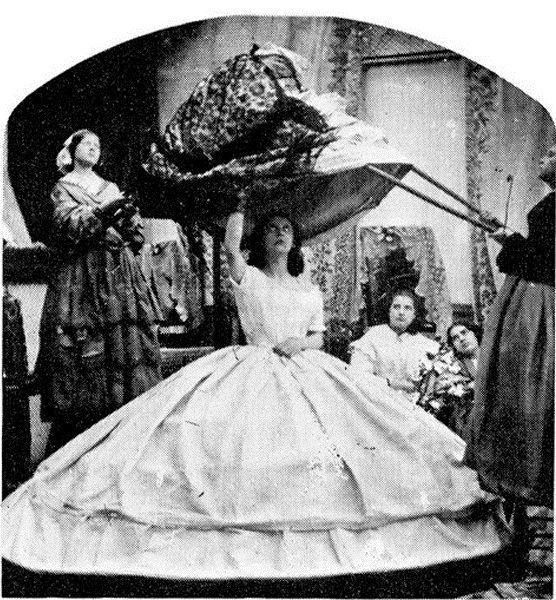 The crinoline fashion trend that killed thousands of women, 1855-1870 -  Rare Historical Photos