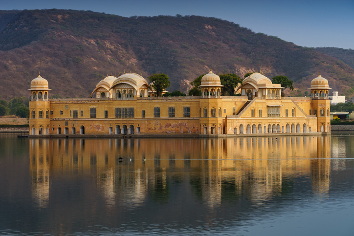 The Jal Mahal: The gorgeous water palace sitting in the middle of Man ...