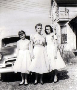 Vintage Fashion - 1950s Teenage Girls with their Doo Wop Dresses | The ...