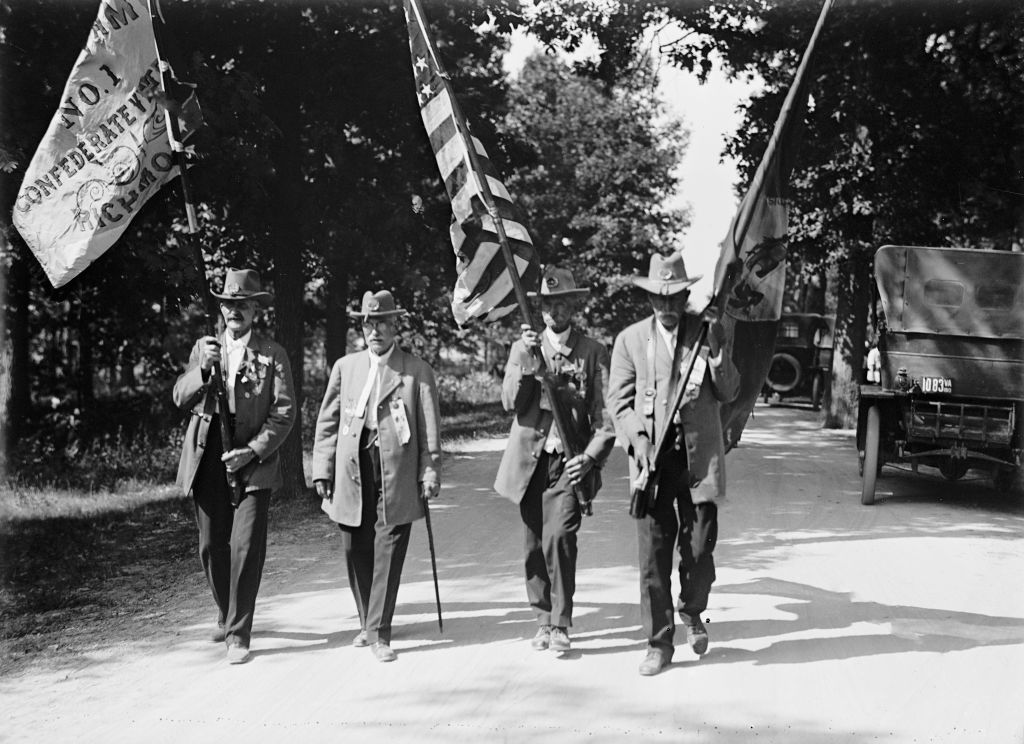 Burying The Civil War Hatchet Photos Of The Gettysburg Reunion