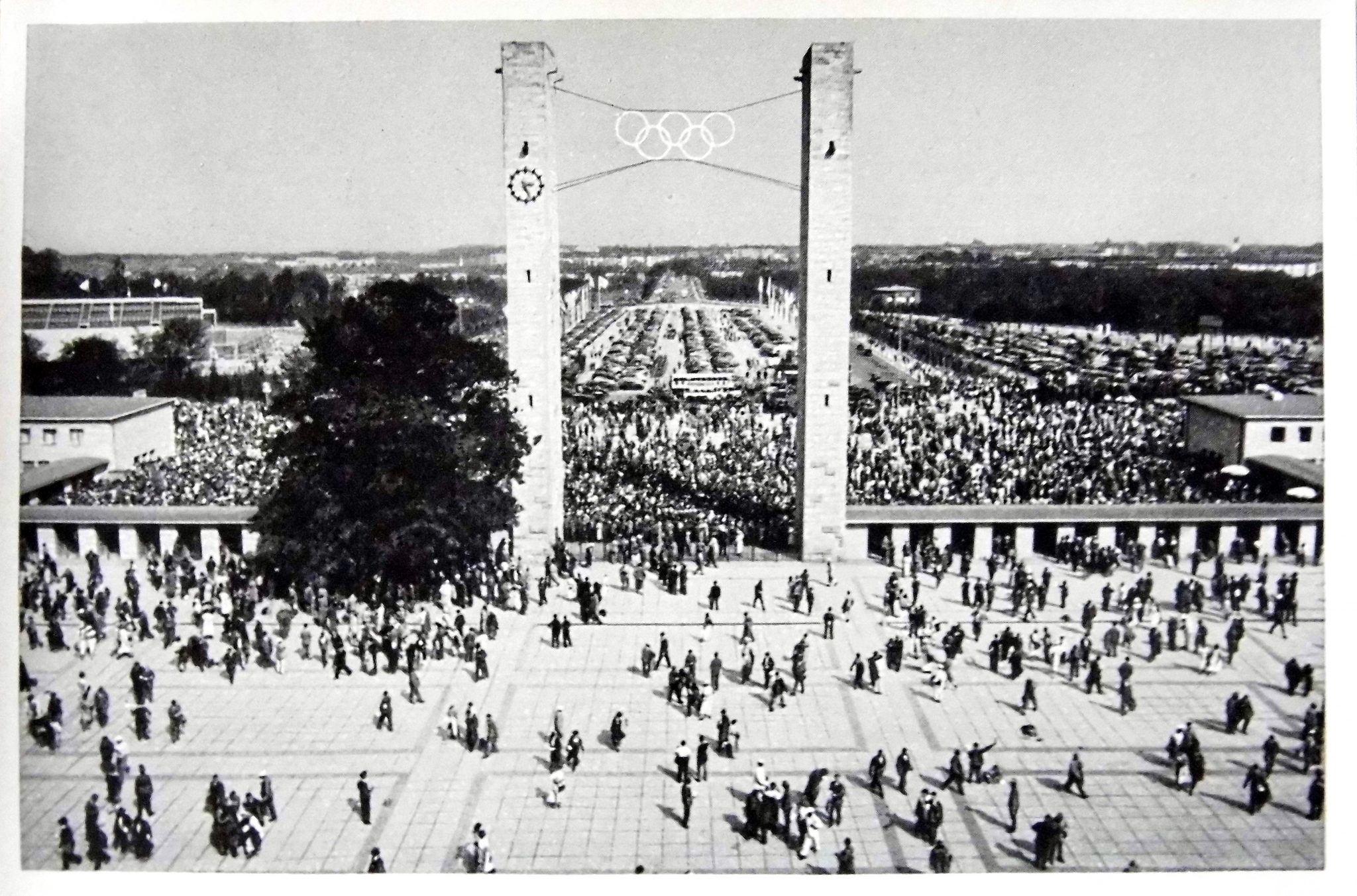 Берлин 1936. Стадион Гитлера в Берлине. Стадион Клин 1936. Berlin Olympia 1936 Hungary. Олимпийские игры 1936 Колумбус Хаус.