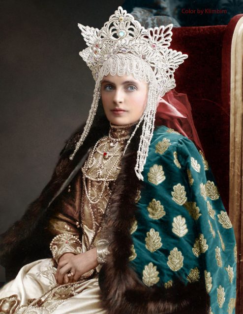 Dazzling Color Photos of the Legendary Romanov Costume Ball of 1903 ...