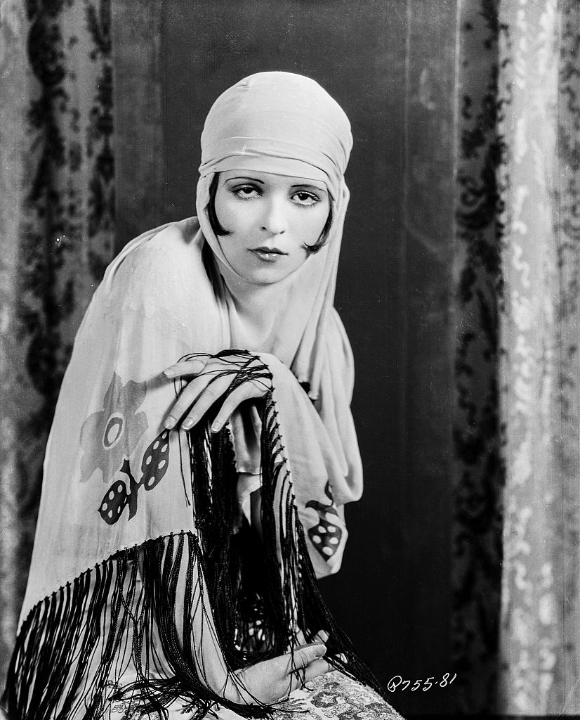 Clara Bow: Silent Hollywood's Magnetic and Troubled 'It Girl' that Time ...