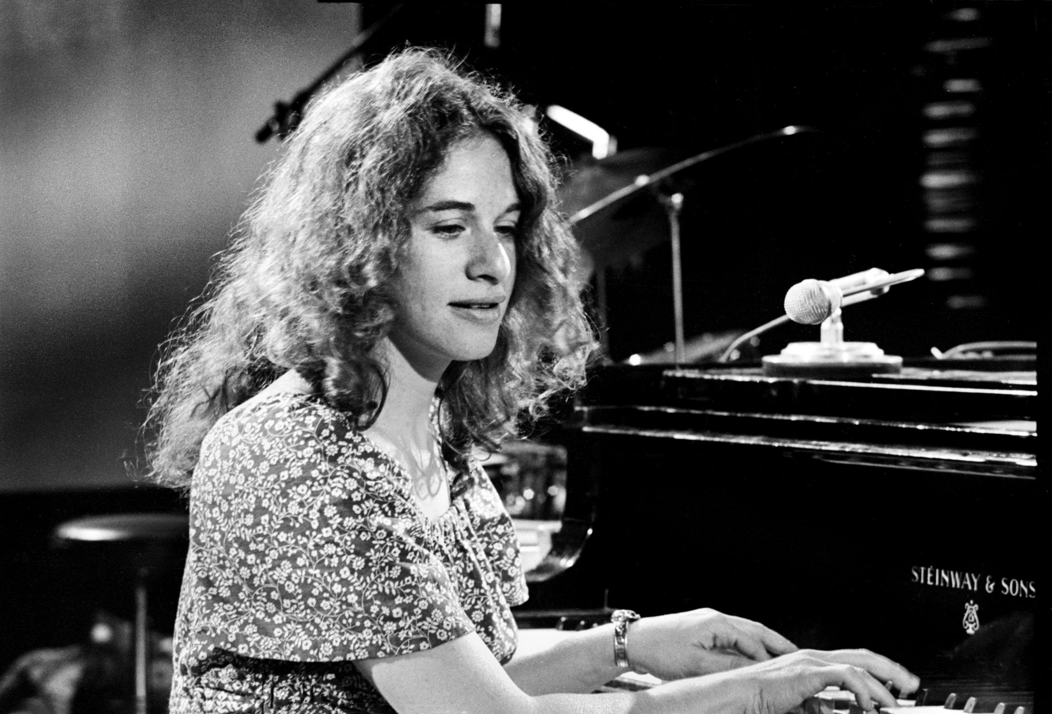 Кэрол кинг. Carole King. Carole King 1971. Carole King в молодости. Chains Кэрол Кинг.