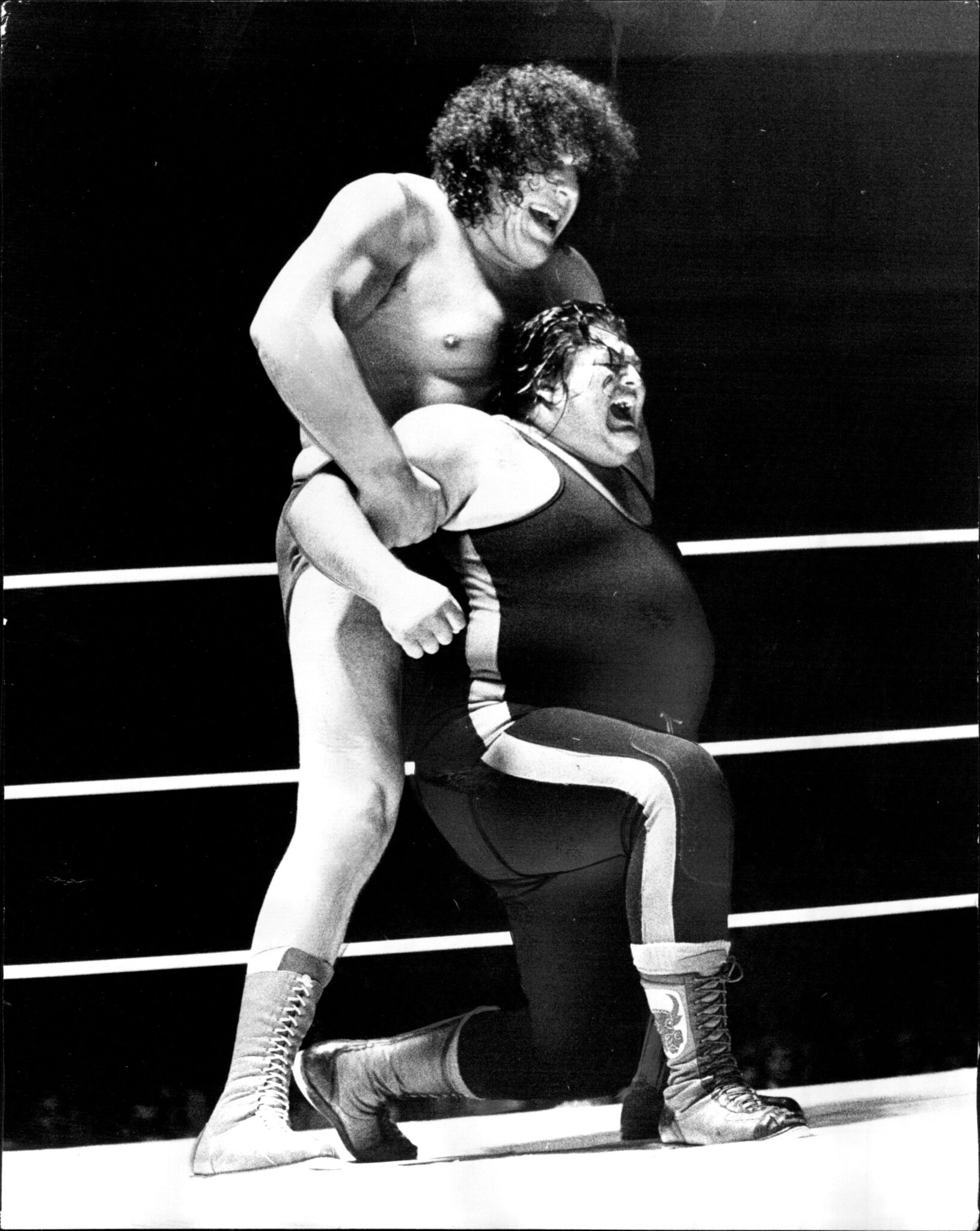 Andre the Giant's Extraordinary Height, Weight and Size in Pictures ...