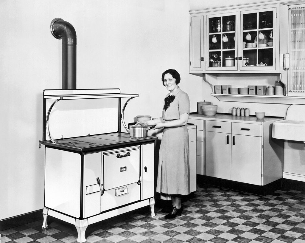 In Photos: How Kitchens Changed Throughout The 20th Century | The ...