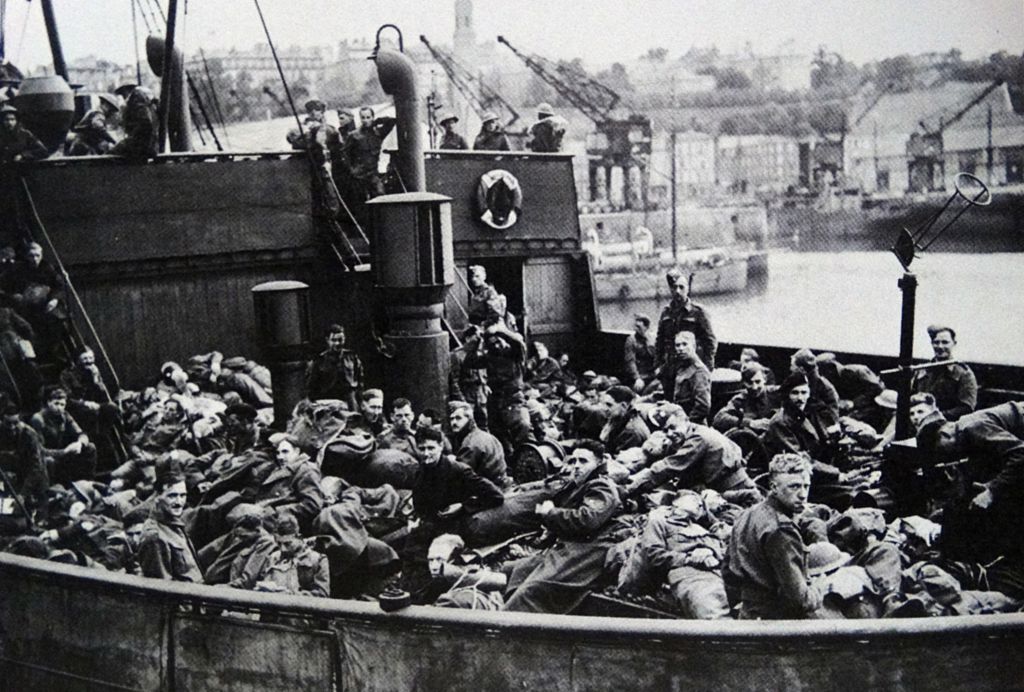 Incredible Images of the Dunkirk Evacuation  The Vintage News