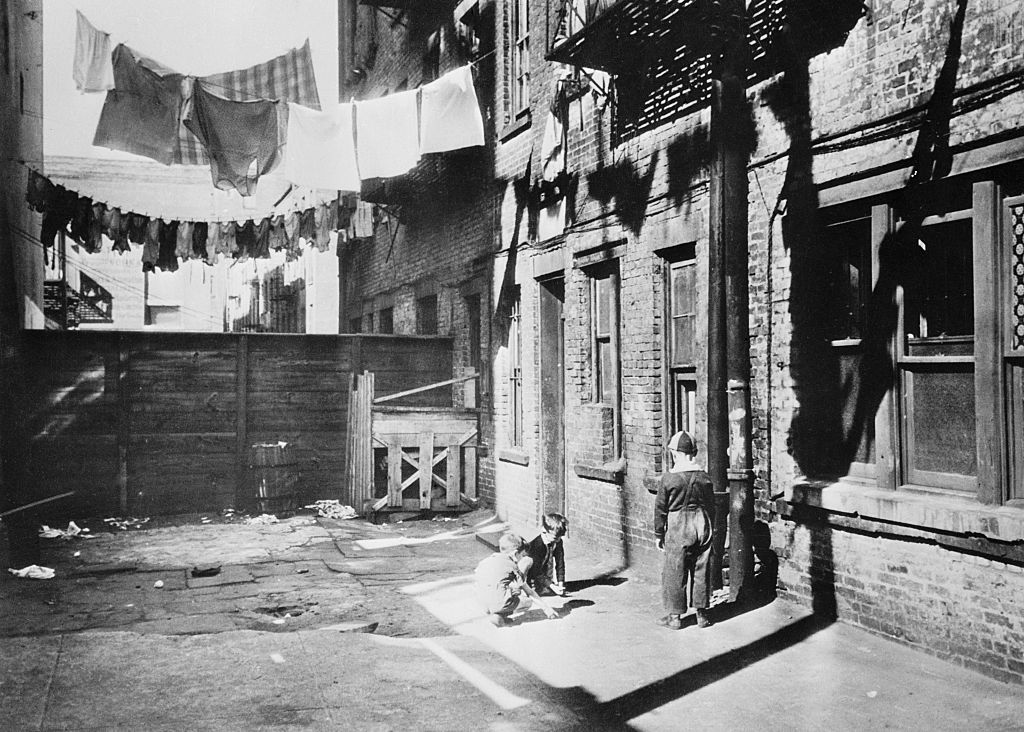 These 20 Photos Tell the Horrific History of New York's Tenements