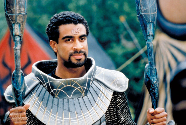 Obi Ndefo as Rak'nor in 'Stargate SG-1'