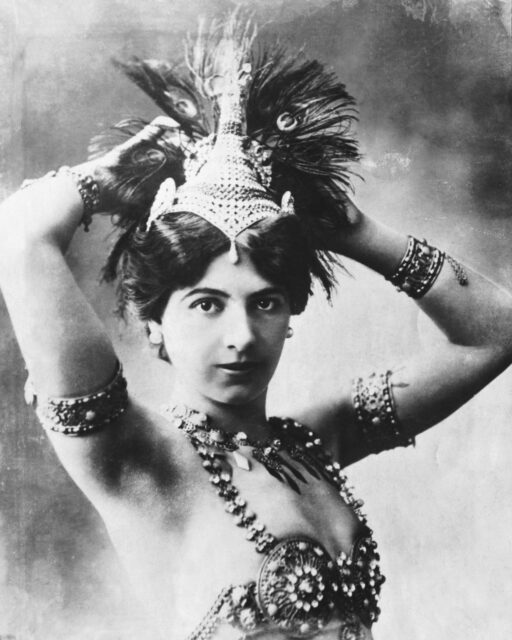 Headshot of Mata Hari.