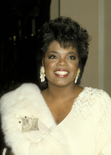Headshot of Oprah Winfrey.