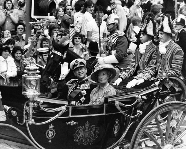 Prince Philip and Frances Shand Kydd riding in a horse-drawn carriage